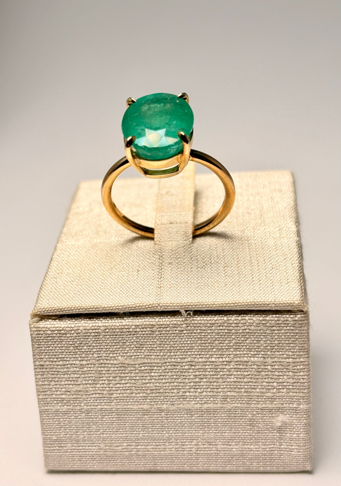 Anello Nude Smeraldo Ovale