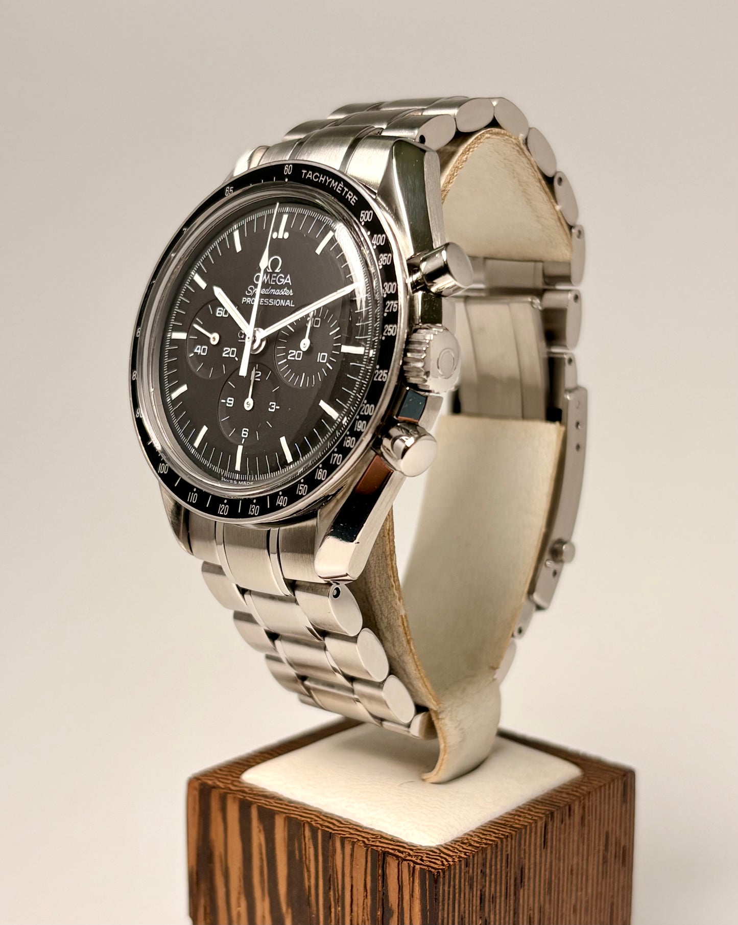 Omega Speedmaster Moonwatch Professional