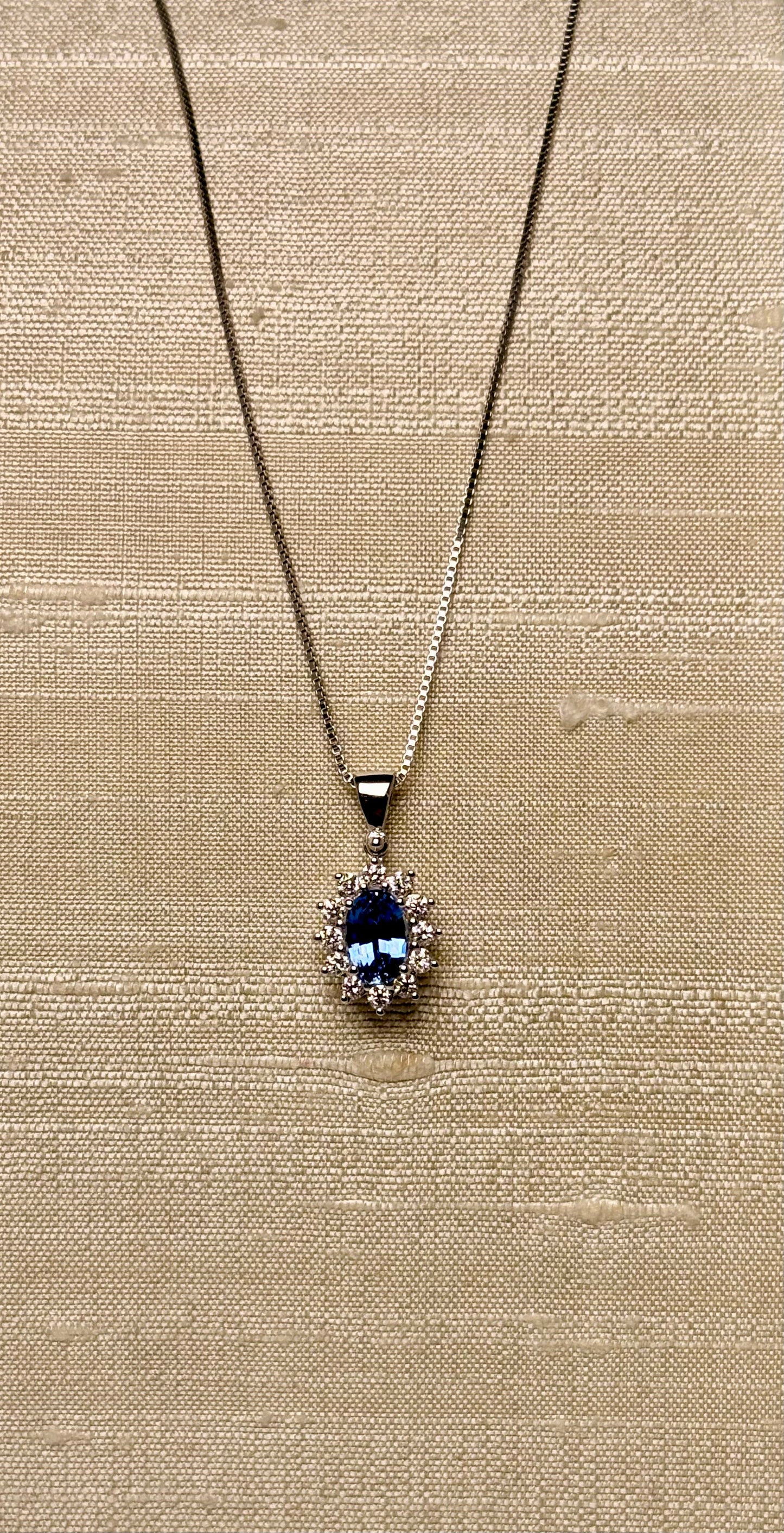 Collana Zaffiro ovale