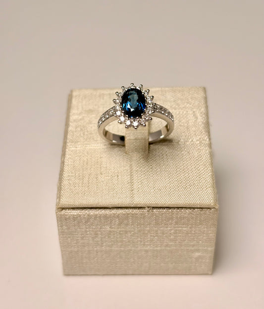 Anello in Oro Bianco Zaffiro e Diamanti