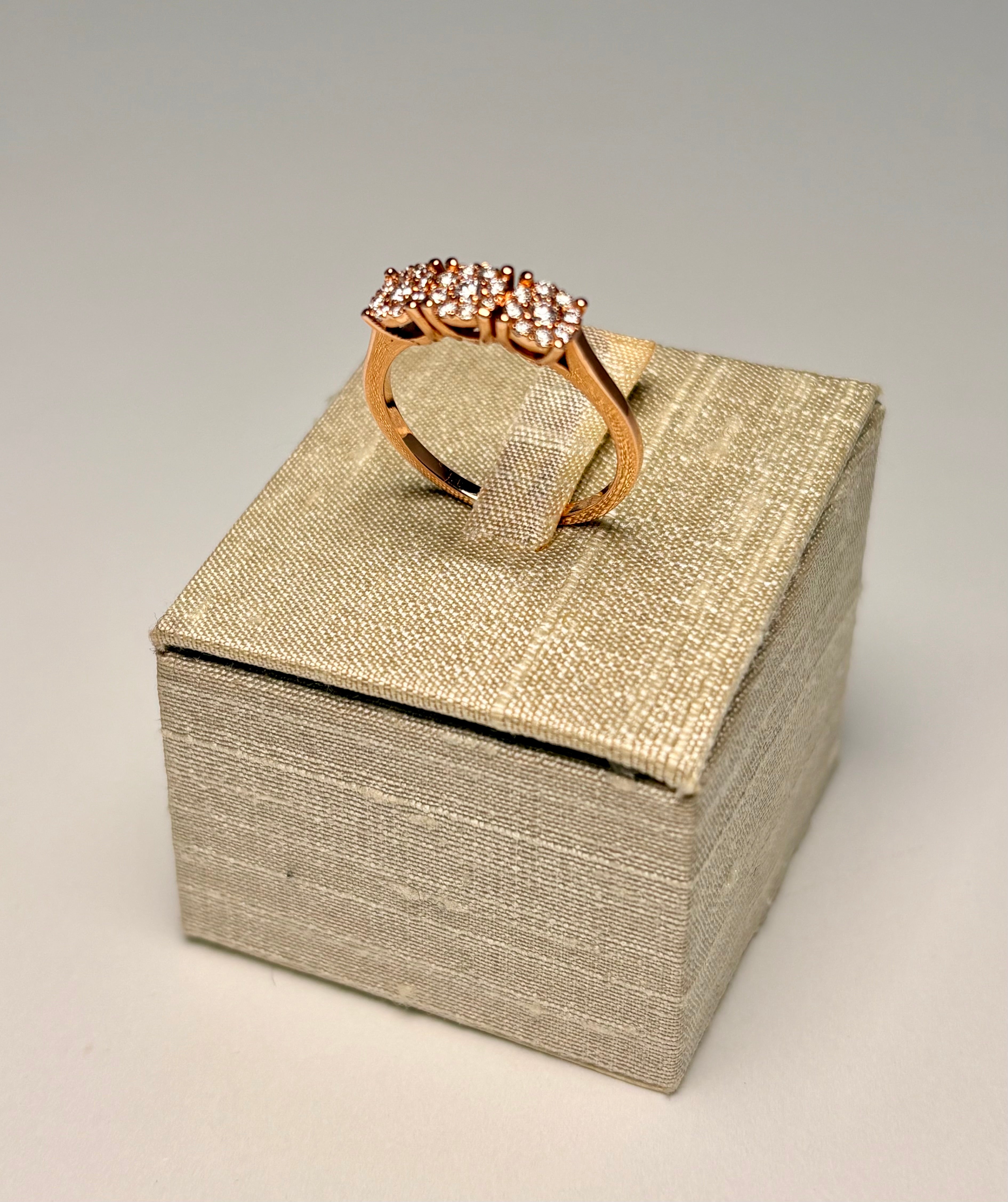 Anello Trilogy Pavè