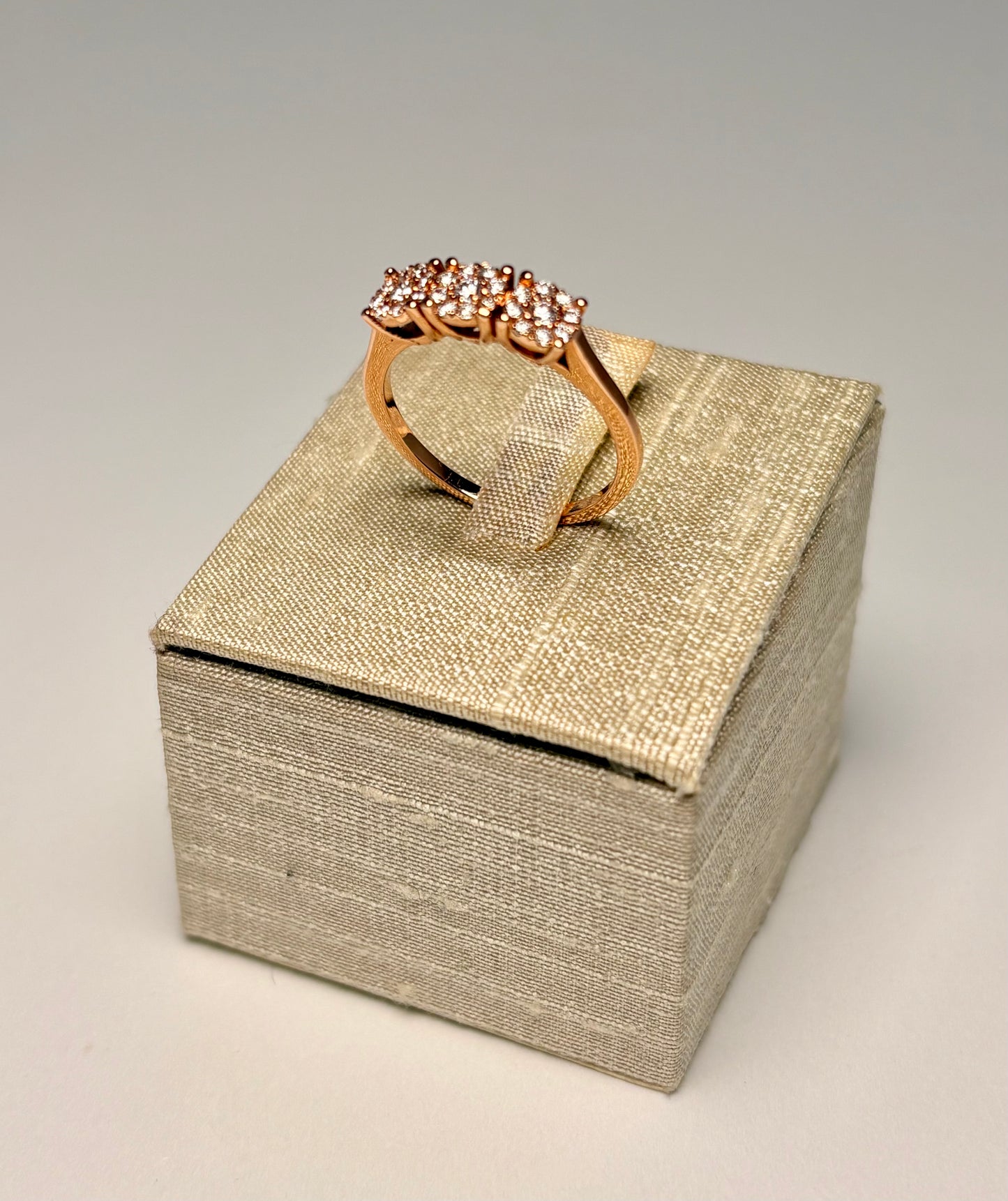 Anello Trilogy Pavè