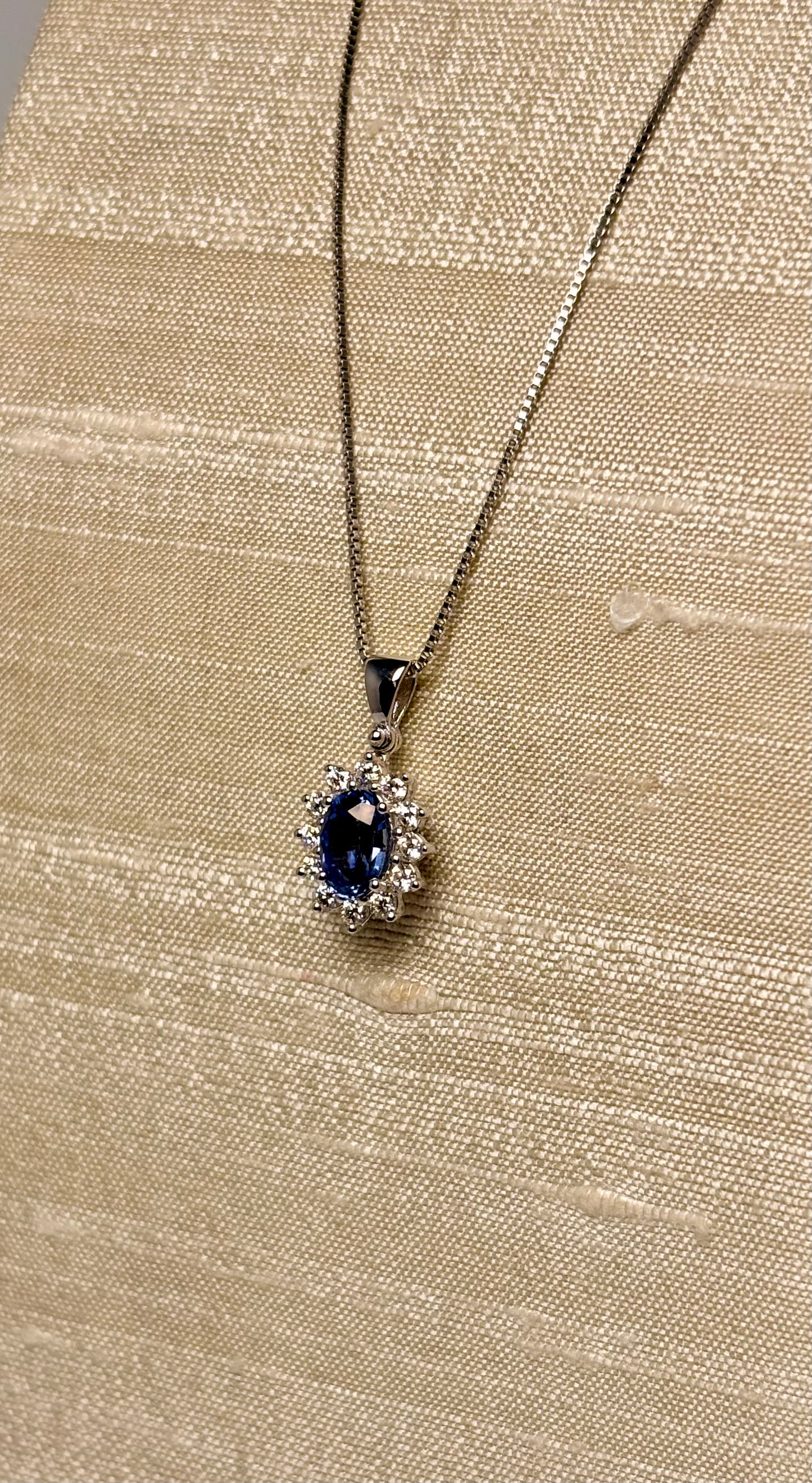 Collana Zaffiro ovale