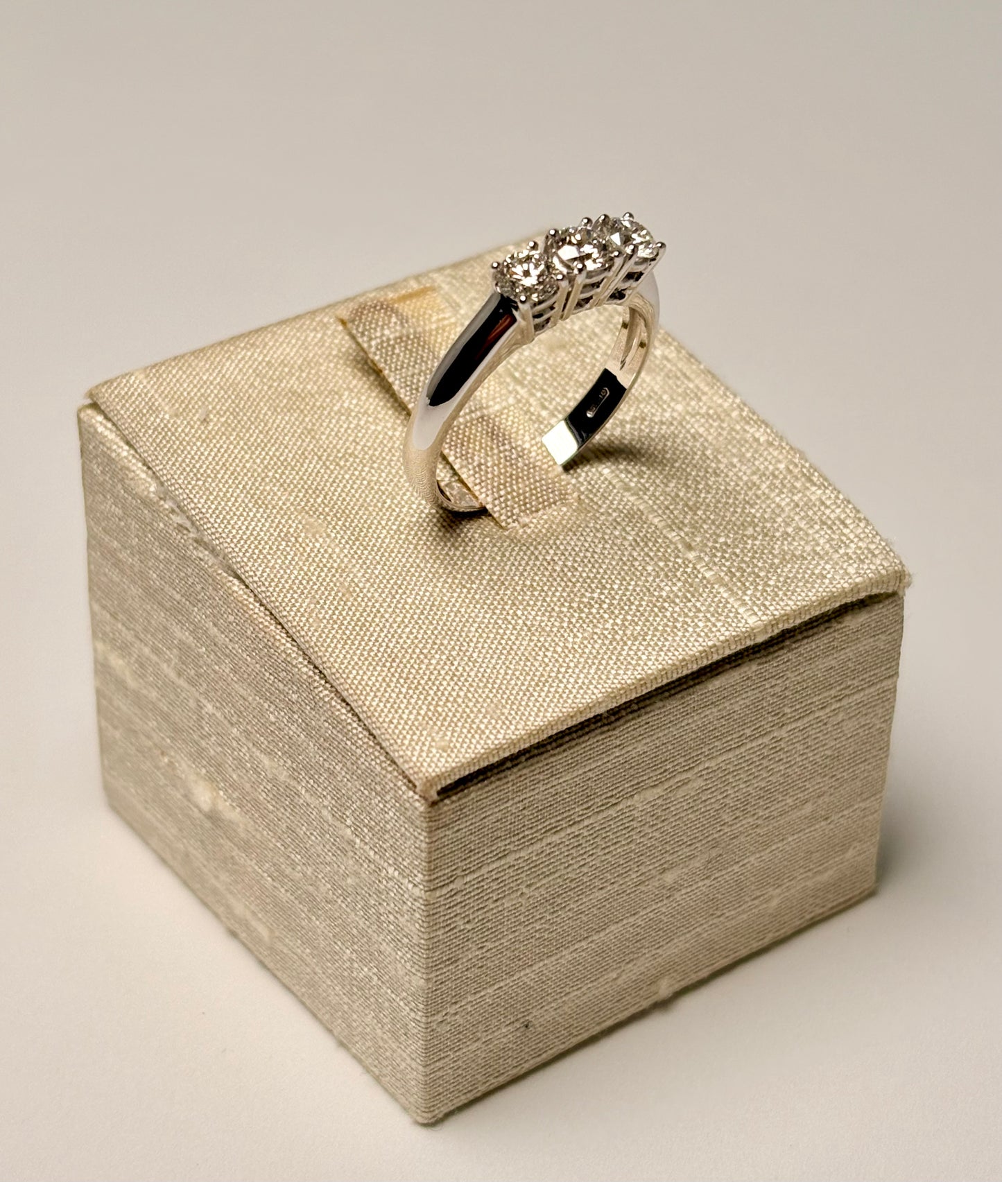 Anello Trilogy ct. 0,63