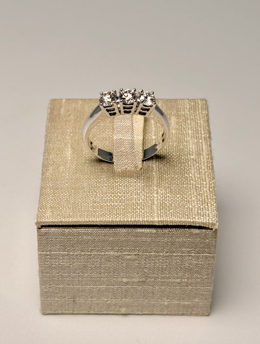 Anello Trilogy ct. 0,63