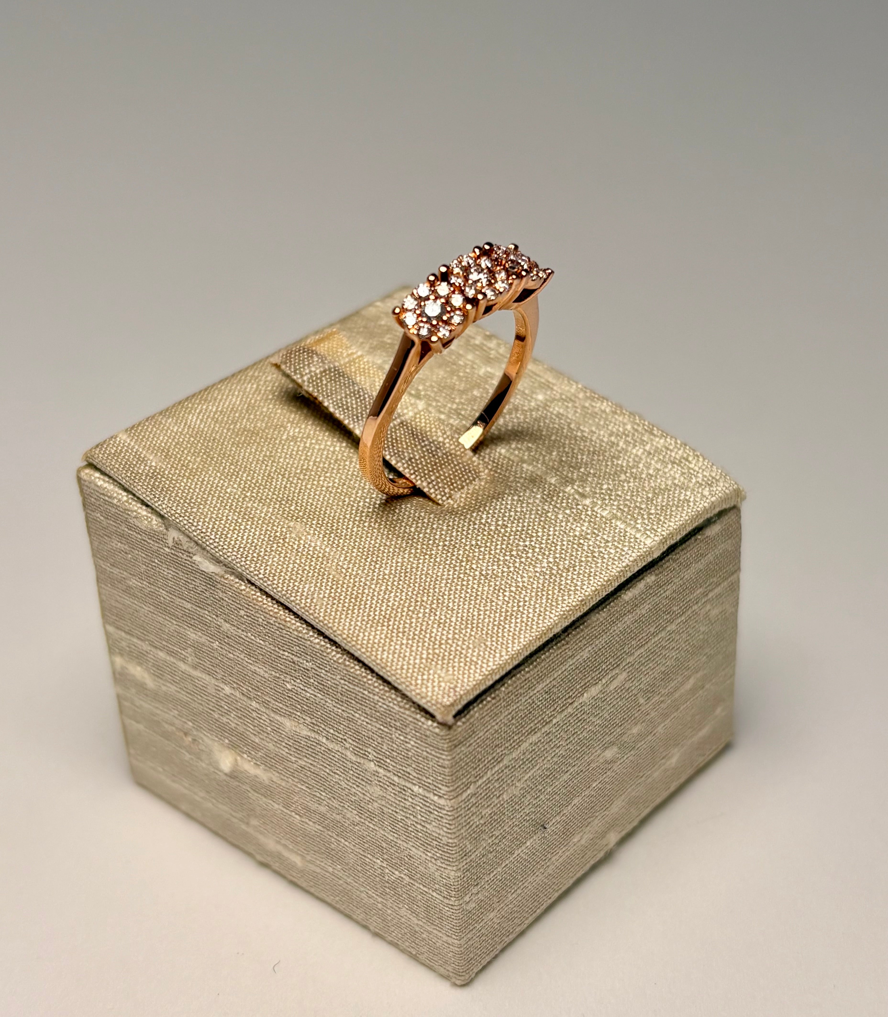 Anello Trilogy Pavè