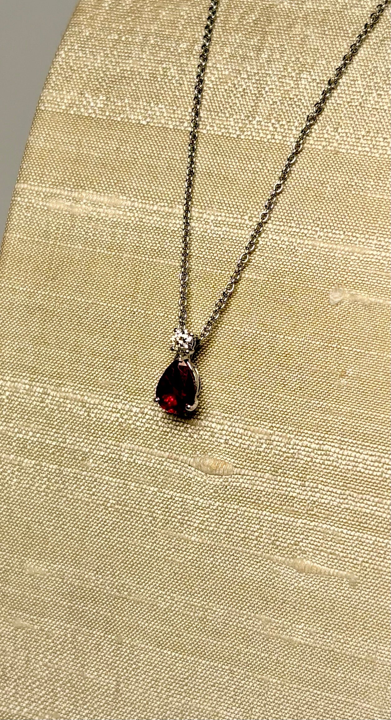 Collana Goccia rubino