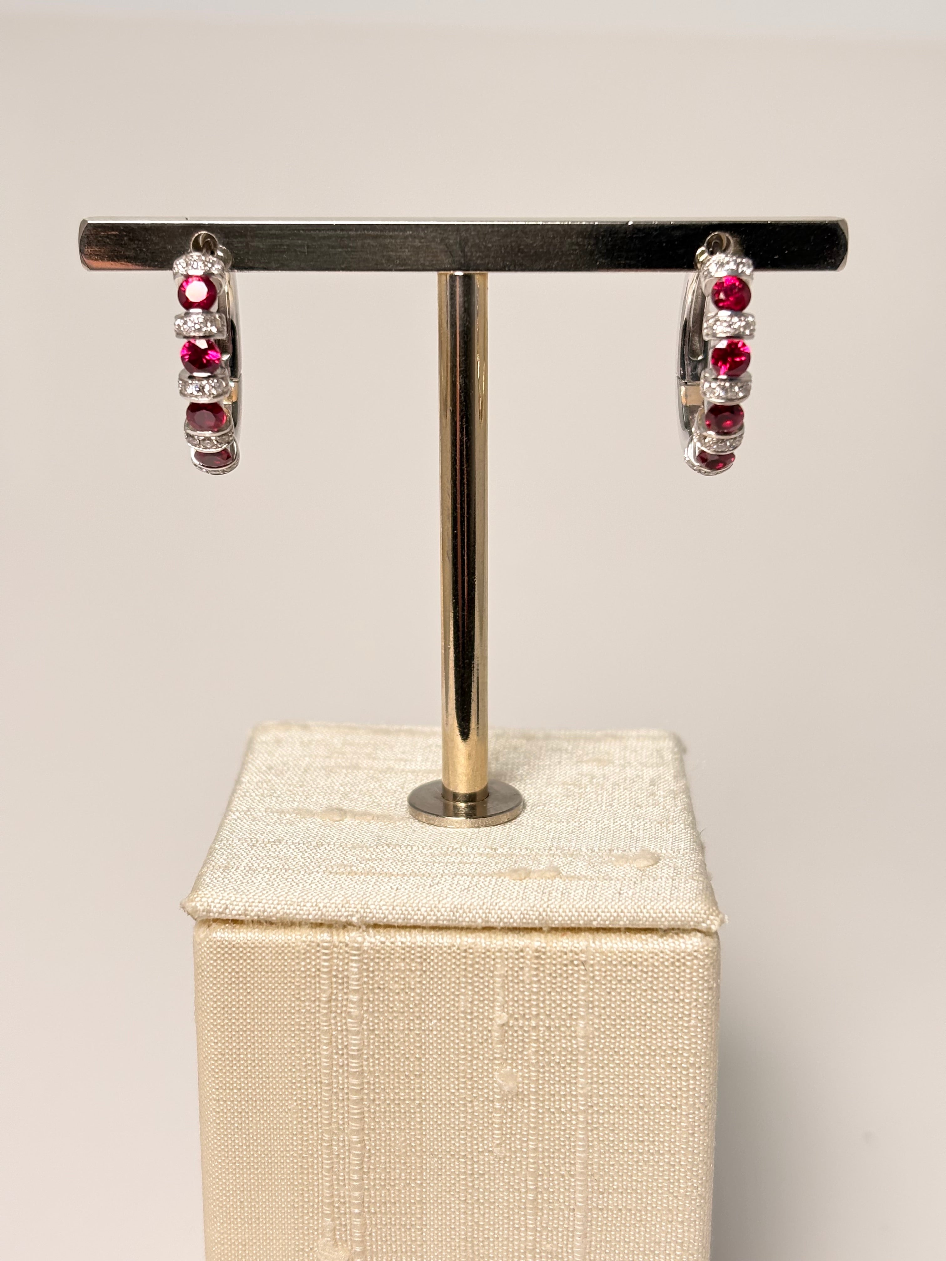 Orecchini cerchio rubini