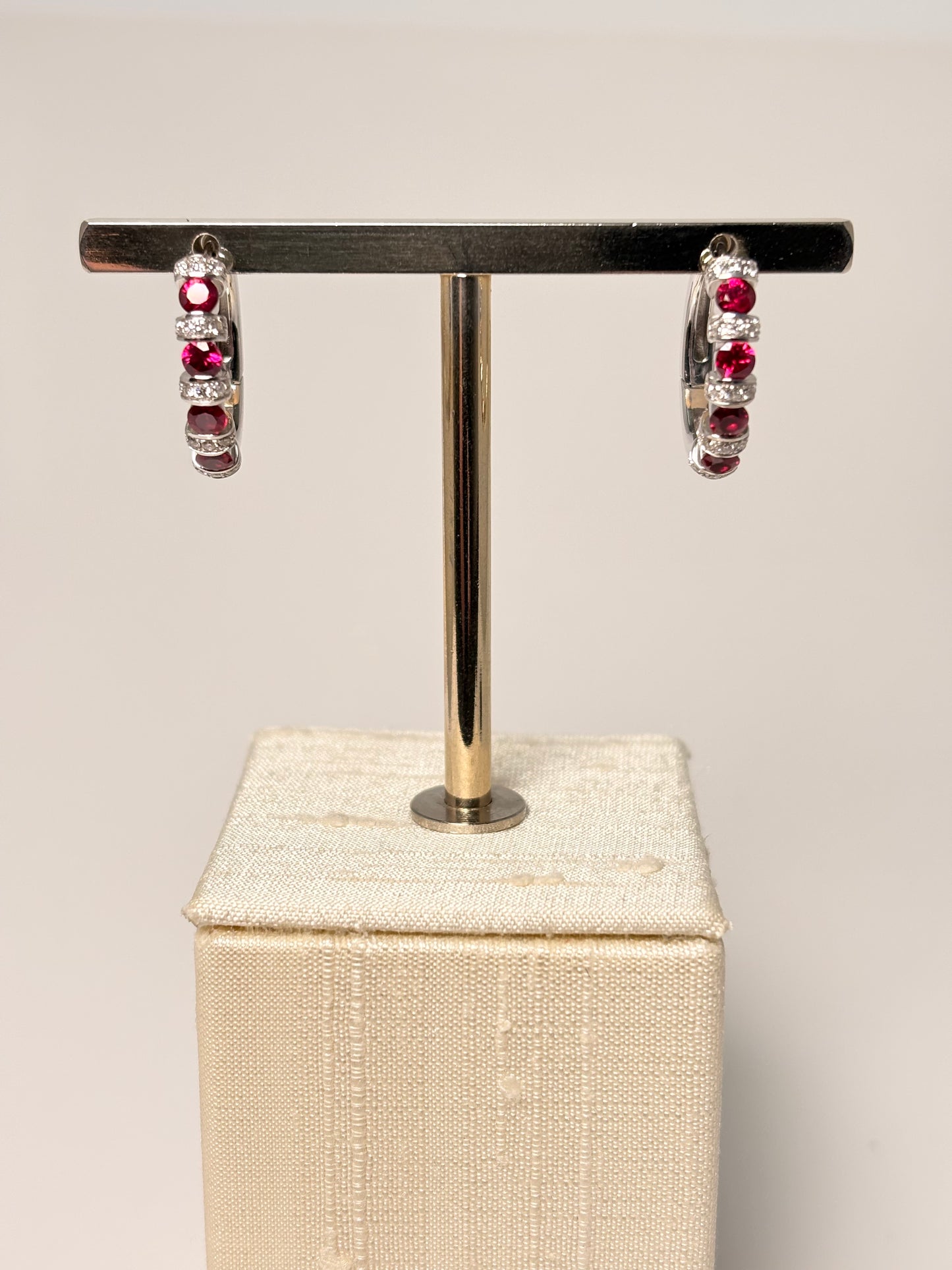 Orecchini cerchio rubini