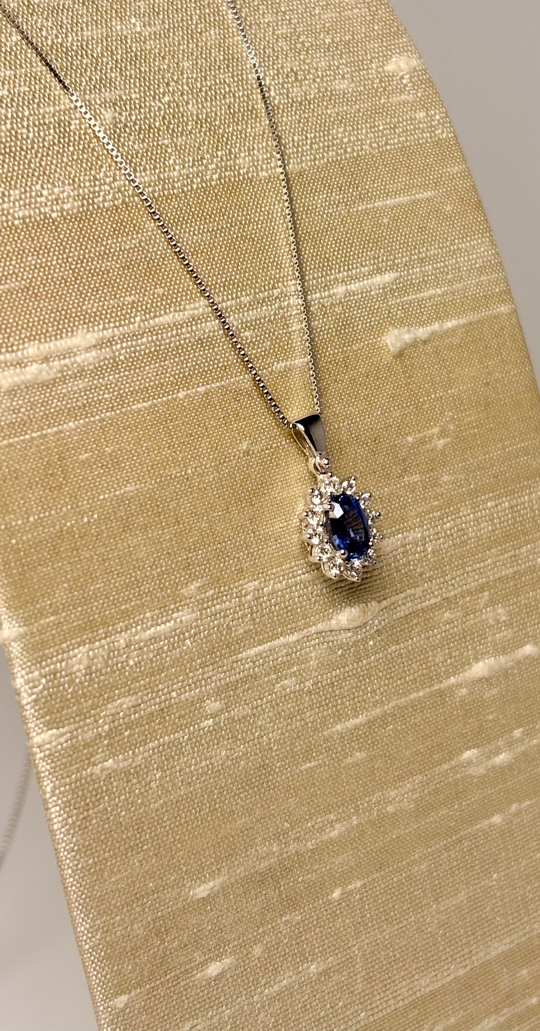 Collana Zaffiro ovale