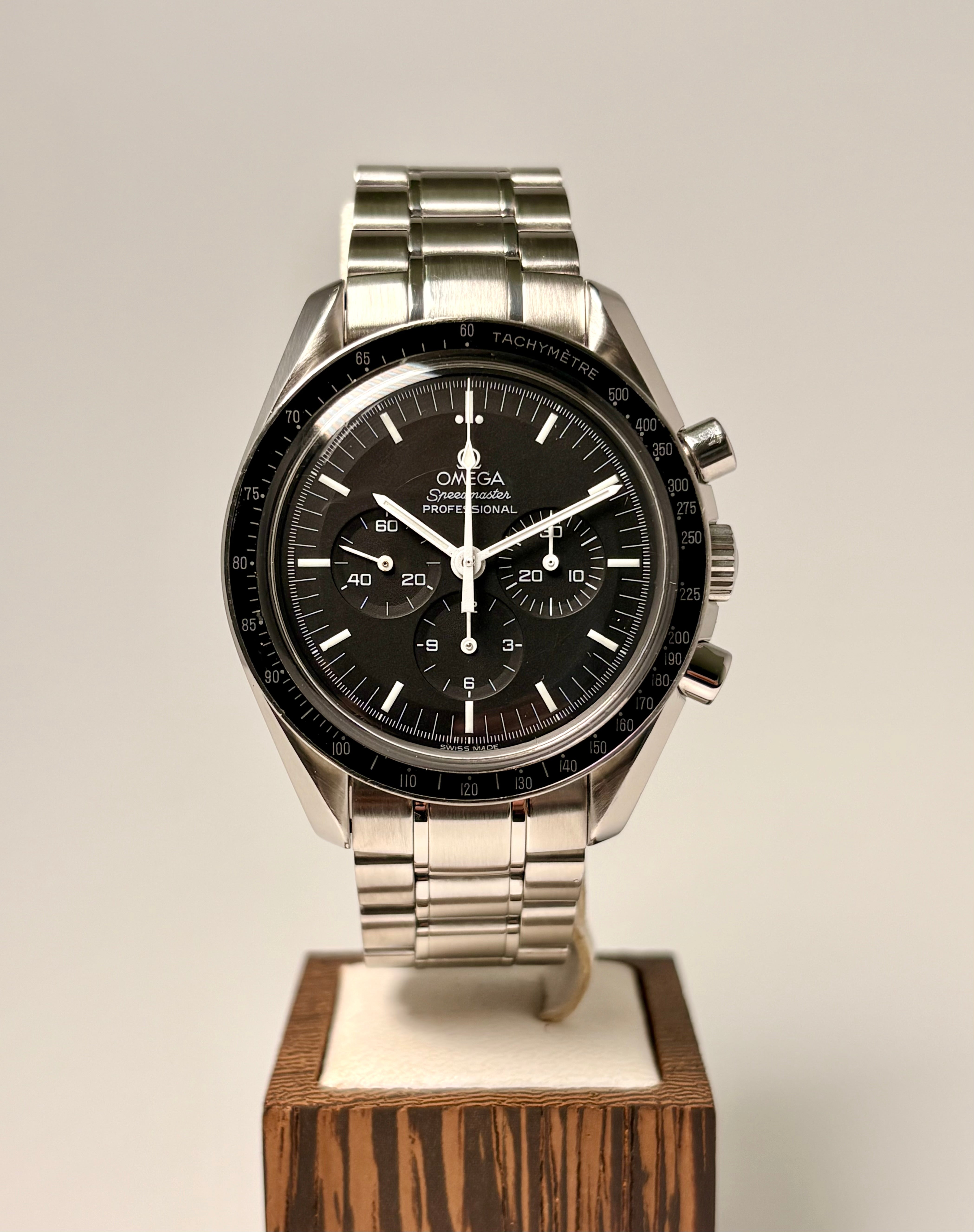 Omega Speedmaster Moonwatch Professional