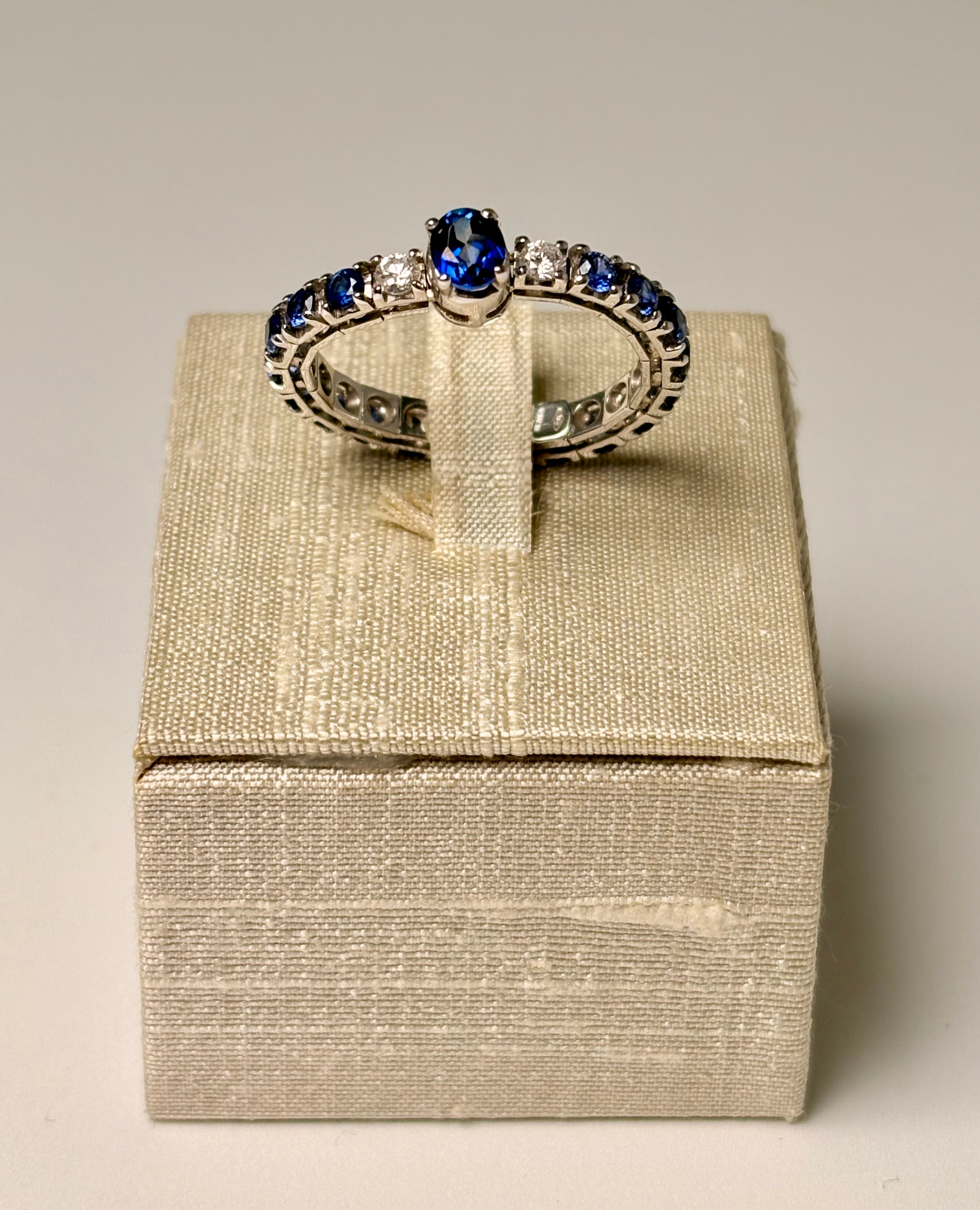 Anello Comfort Zaffiri e Diamanti