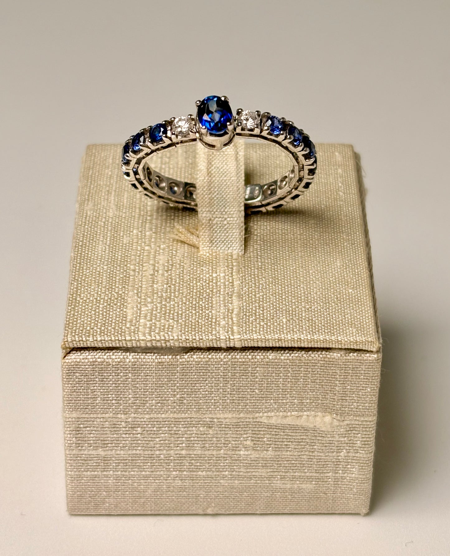 Anello Comfort Zaffiri e Diamanti