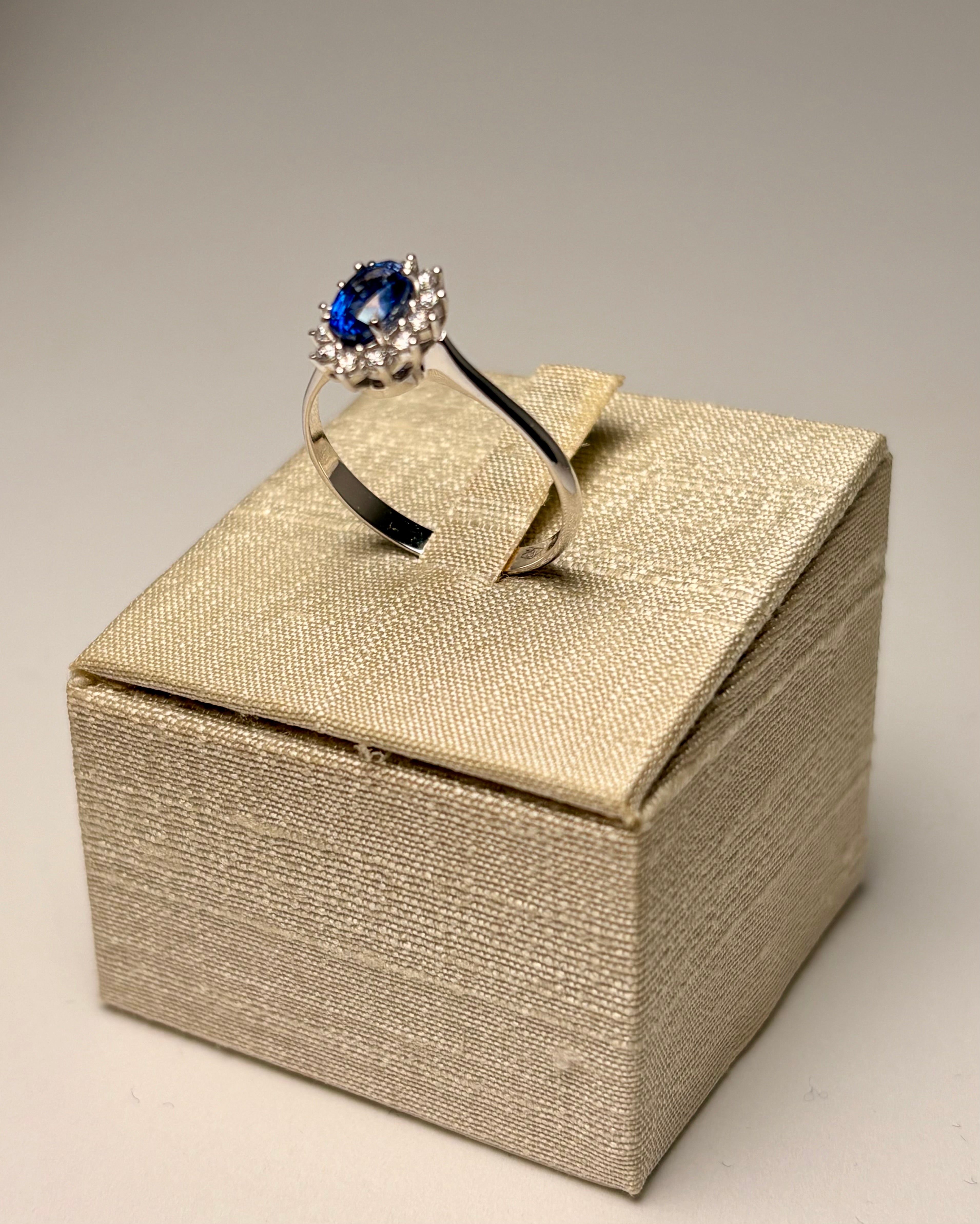 Anello Zaffiro blu