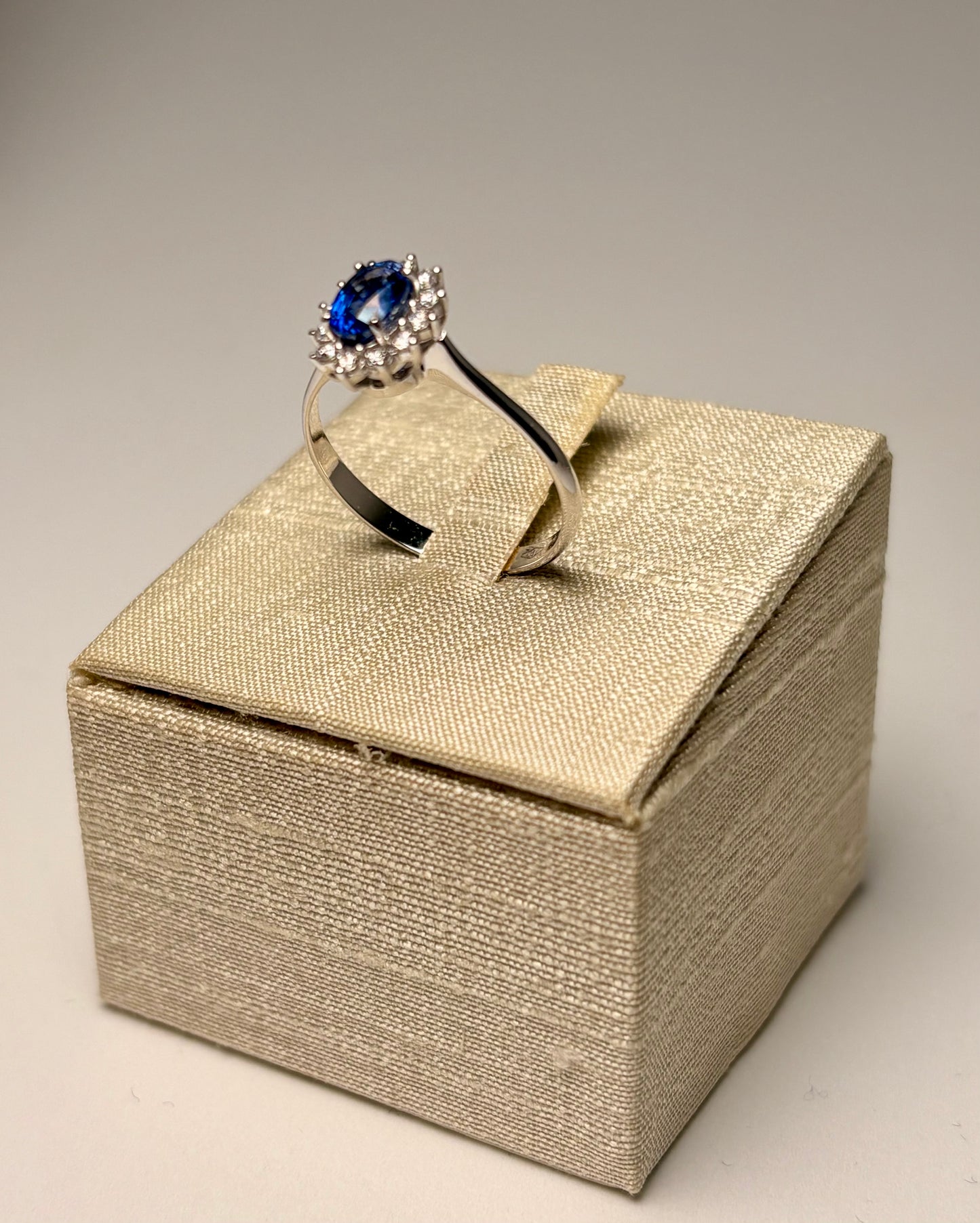 Anello Zaffiro blu