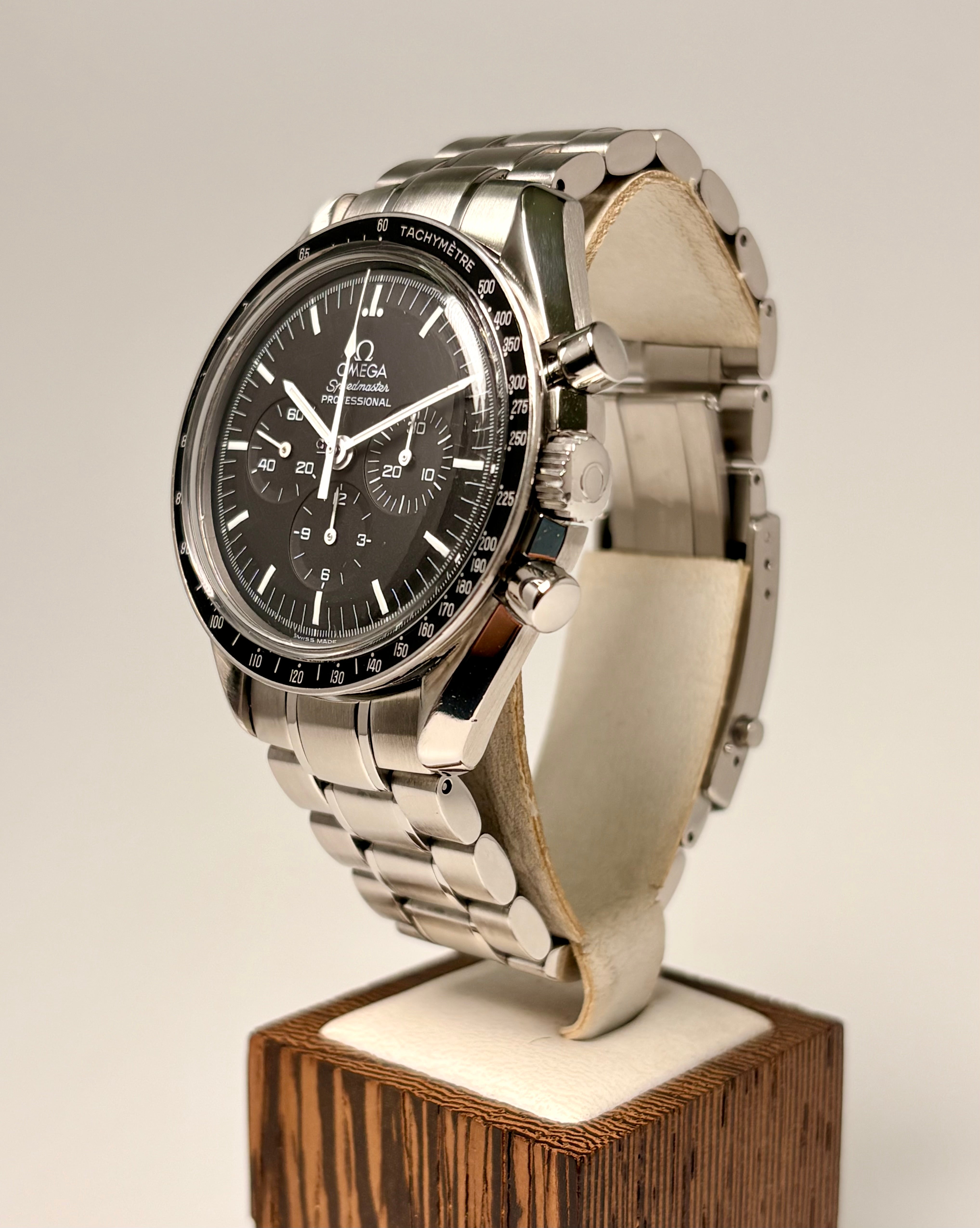 Omega Speedmaster Moonwatch Professional