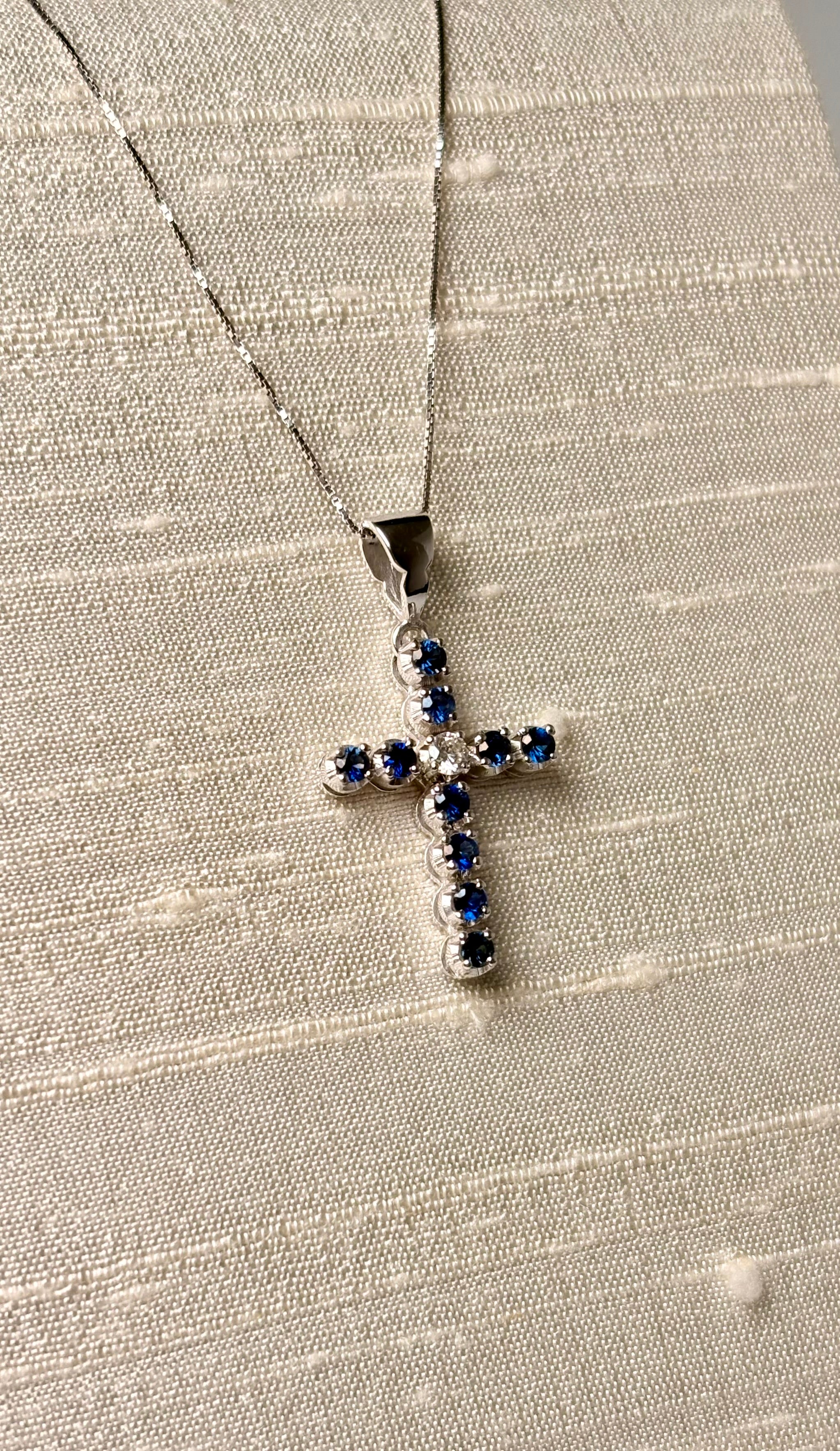 Collana croce zaffiri blu e diamante